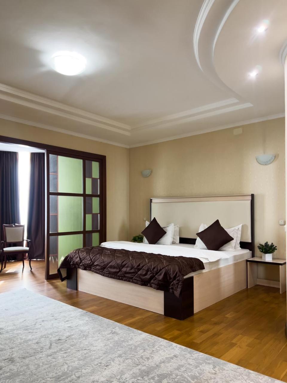 אלמטי Apartment 5 מראה חיצוני תמונה